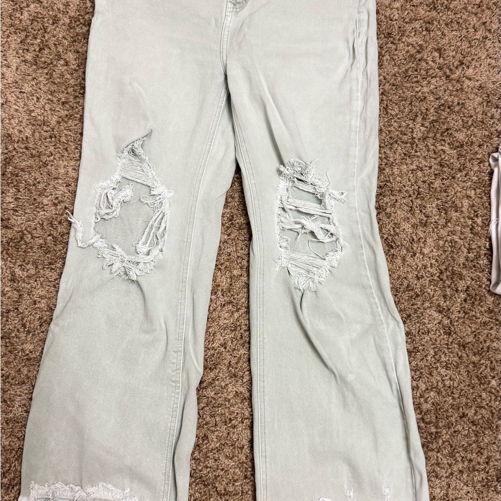 Trendy Distressed Light Gray Boyfriend Jeans